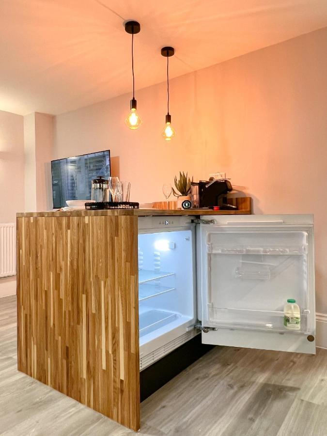 The Bohemian Basement Apartamento Maidstone Exterior foto